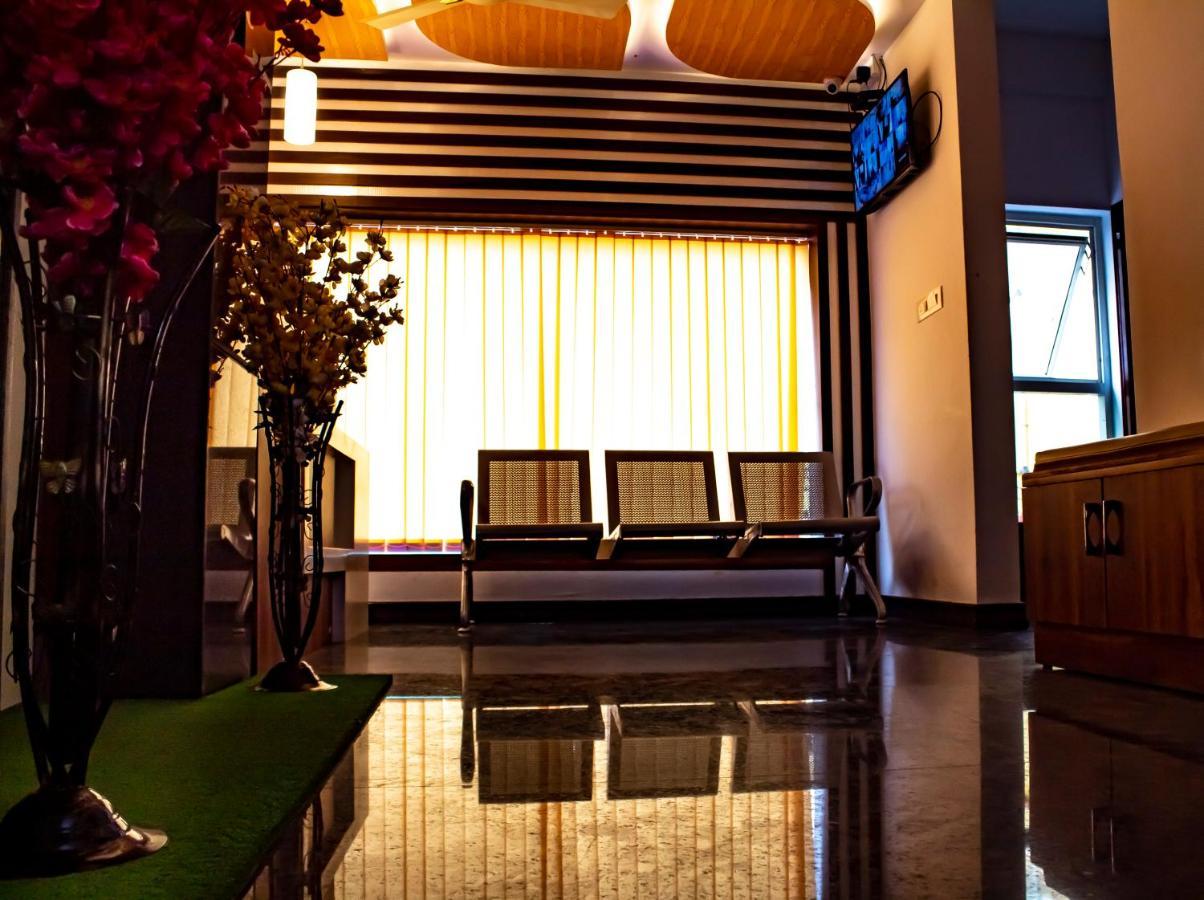 Hotel Royal Suites Бангалор Экстерьер фото