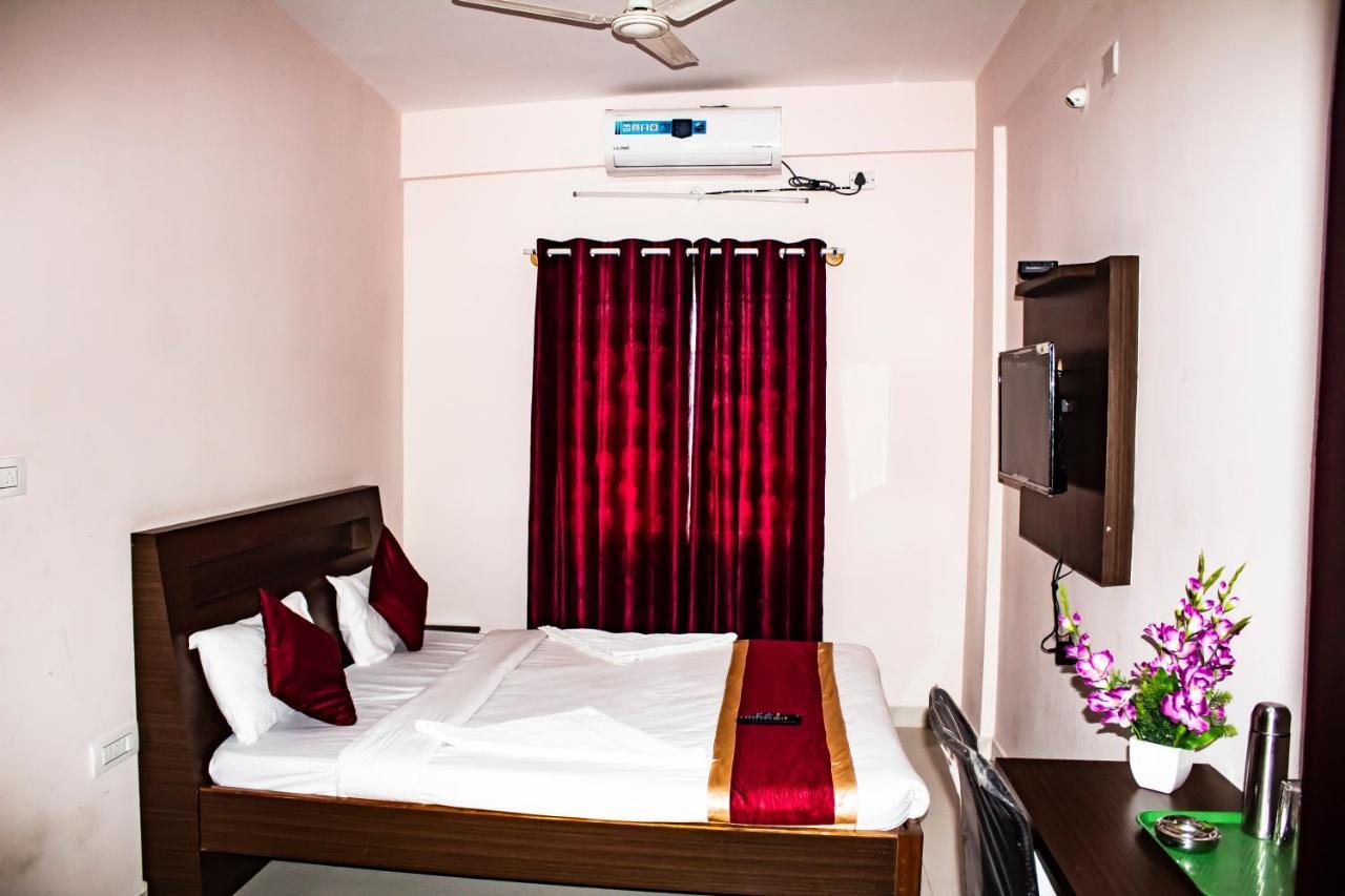 Hotel Royal Suites Бангалор Экстерьер фото