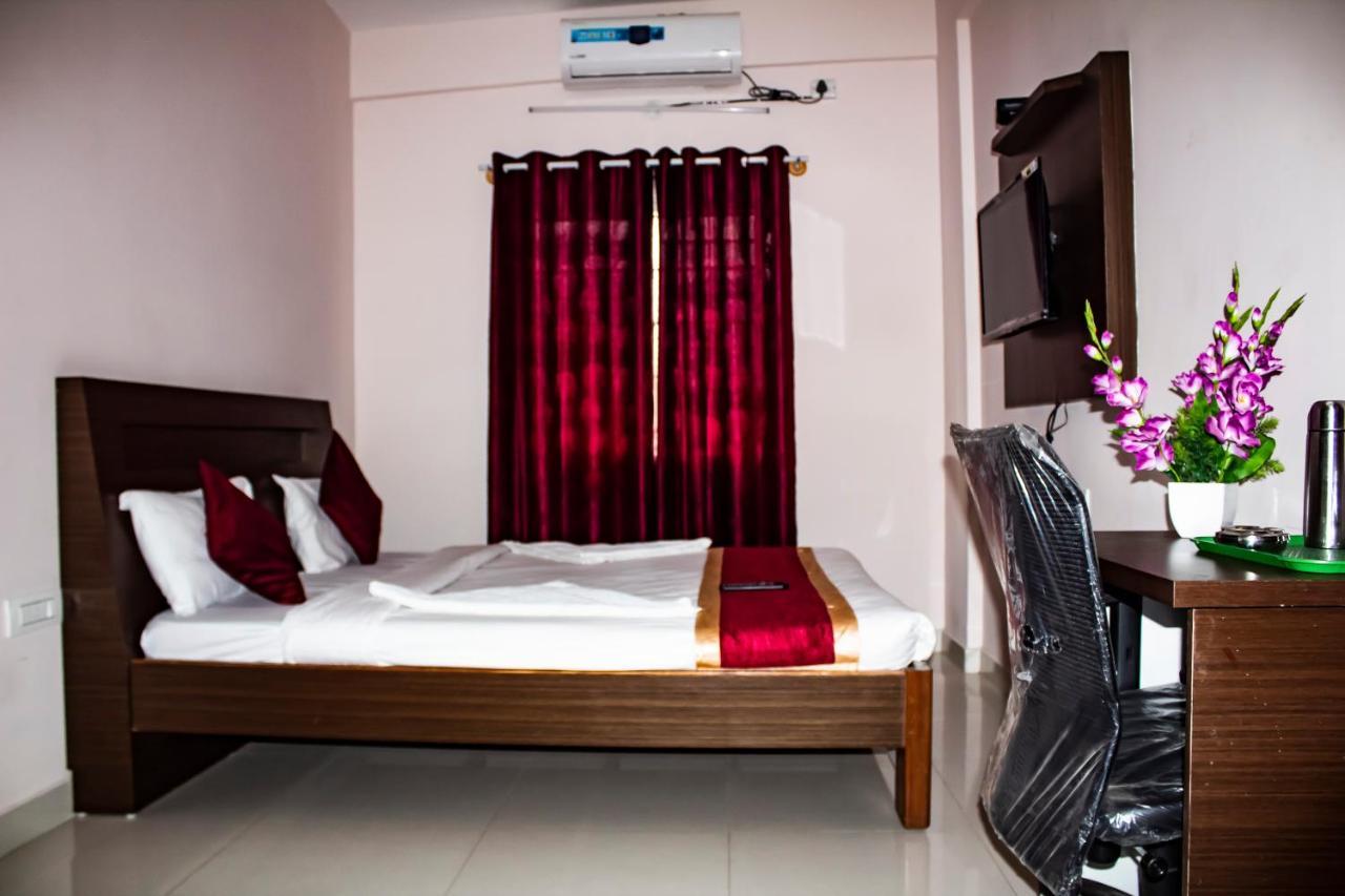 Hotel Royal Suites Бангалор Экстерьер фото